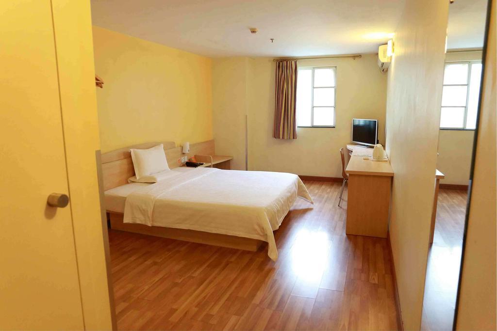 7Days Inn Sanqiao Hou Ba Гуейян Стая снимка