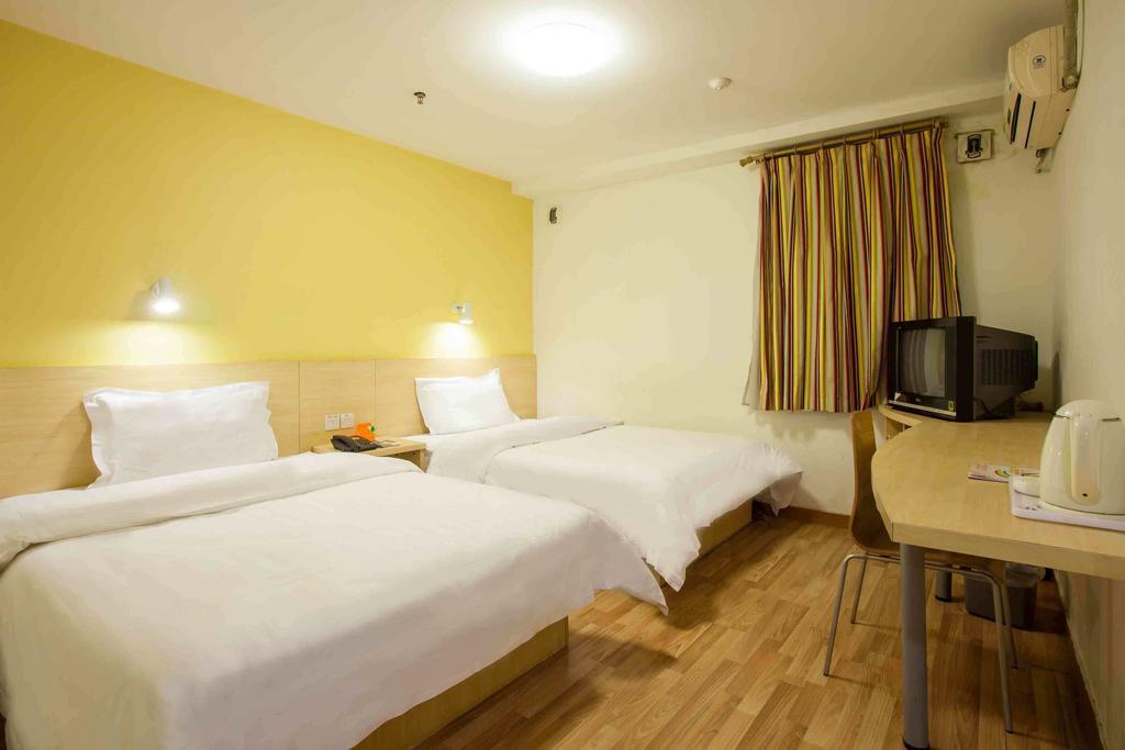 7Days Inn Sanqiao Hou Ba Гуейян Стая снимка